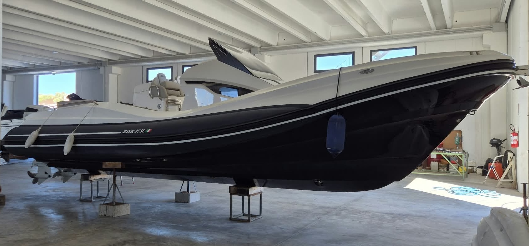 ZAR 95 SL + 2X300hp SUZUKI (tutto 2025) <br><a href=dettaglio.aspx?Id=434 >VAI ALLA SCHEDA</a>